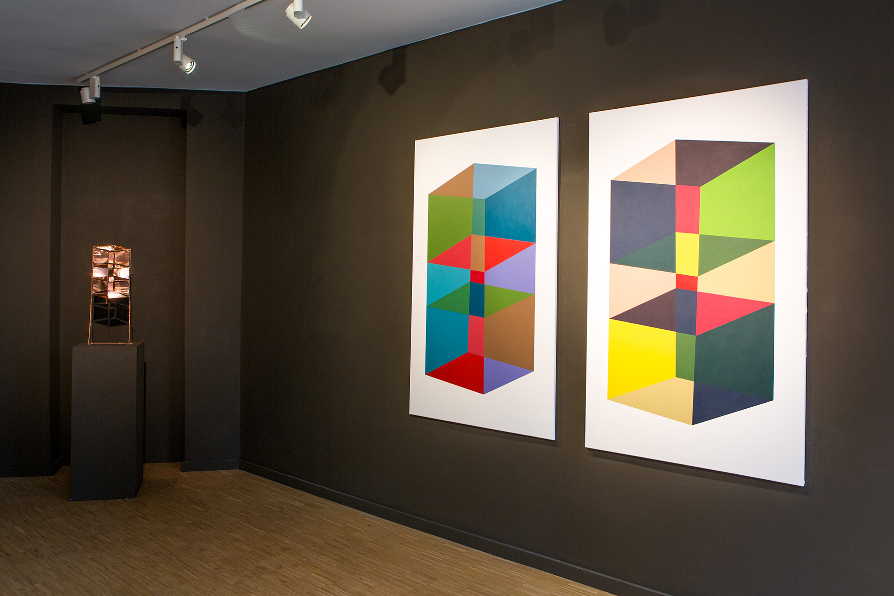 Exhibition view, Tie a Knot